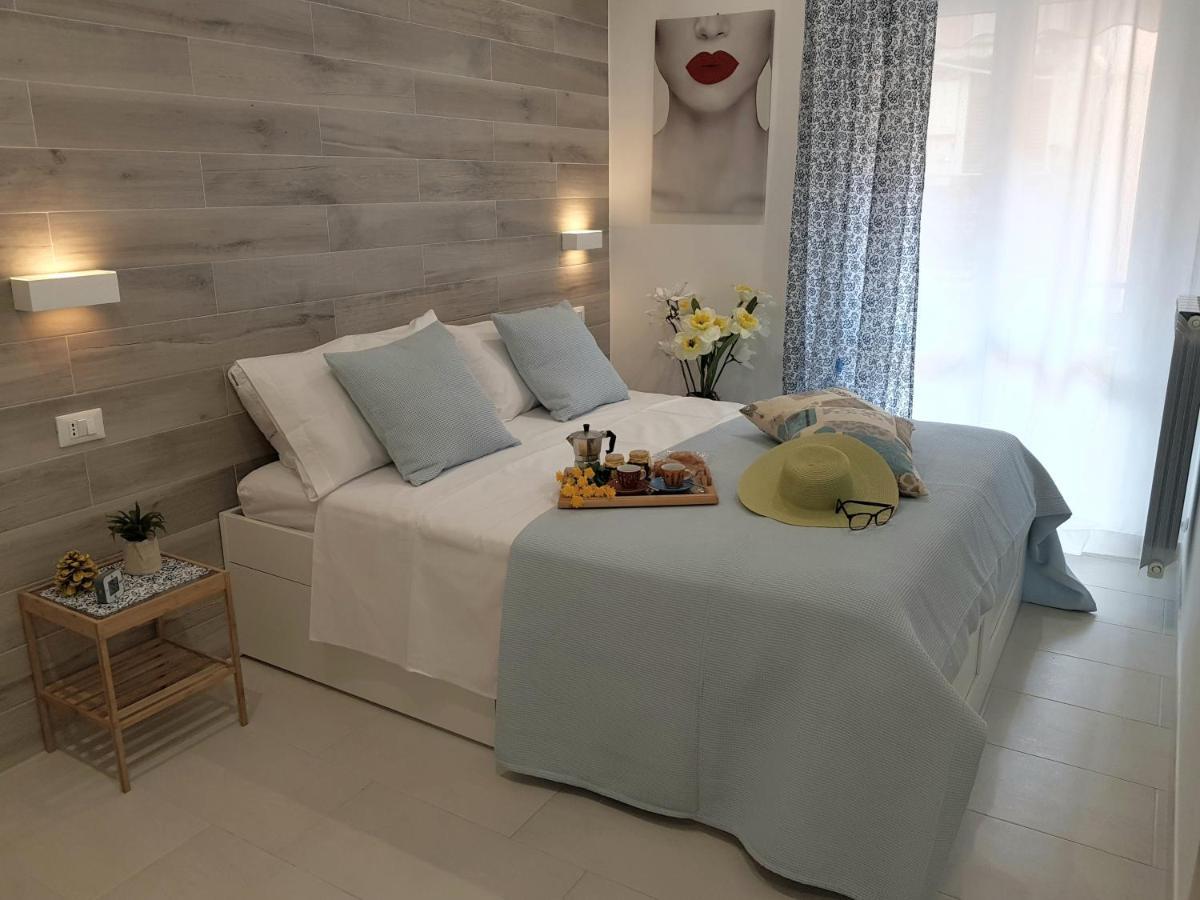 Martin Holiday Apartments Giardini-Naxos Extérieur photo